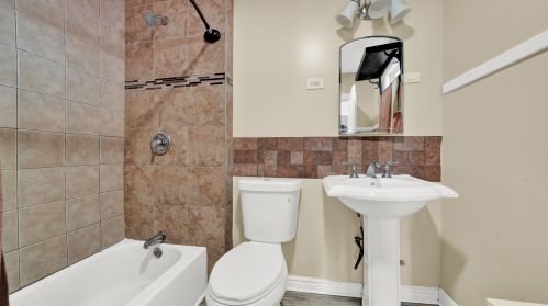 3637 59 Pl, Chicago IL 60629-3909 exterior