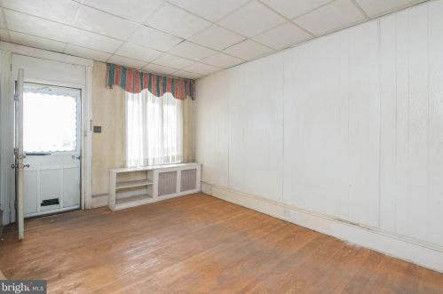 5731 Chestnut, Philadelphia PA 19104-3015 exterior