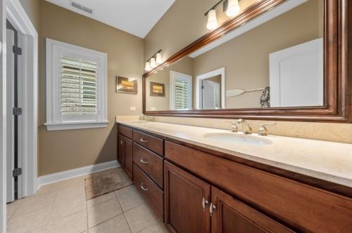 853 Linden Ave, Elmhurst IL 60126-5312 exterior