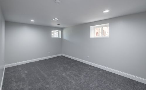 5437 Thomas St, Chicago IL 60651-2813 exterior