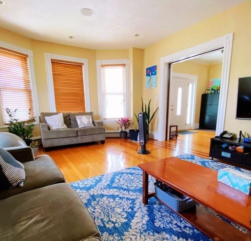 54 Grand View Ave, Quincy MA  02170-3302 exterior