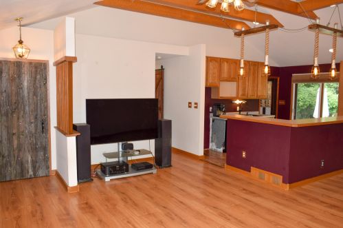 7726 Edgeworth Dr, Milwaukee, WI 53223-4323