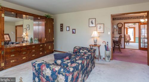 140 Longfellow Dr, Lancaster PA 17602-4048 exterior