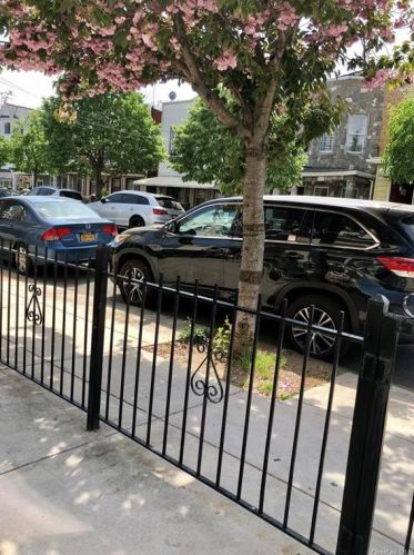 1848 Holland Ave, Bronx NY 10467-8709 exterior