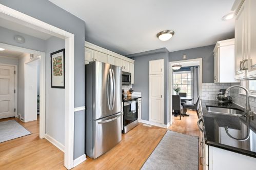 2478 85, Milwaukee WI 53226-1913 exterior