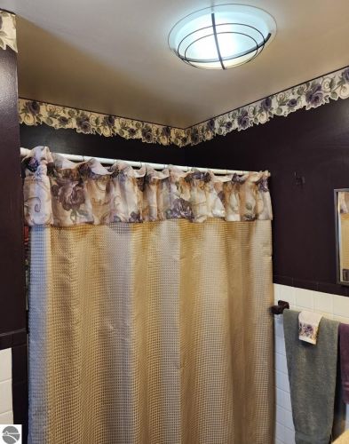 740 Witbeck Dr, Clare MI 48617-9721 exterior