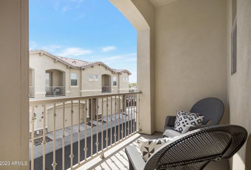 8976 8 Dr, Phoenix AZ 85041-6754 exterior