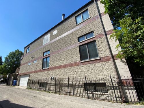 1821 Oakdale Ave, Chicago IL  60657-4023 exterior