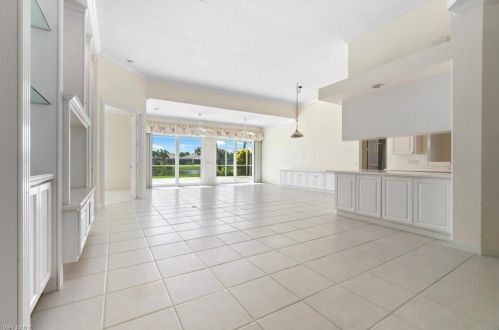 4822 Martinique Way, Naples FL 34119-9551 exterior