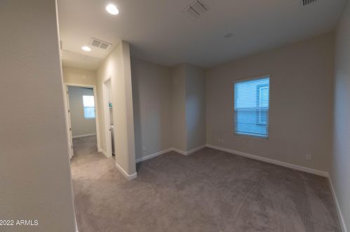 3033 37th Way, Phoenix AZ  85018-2219 exterior