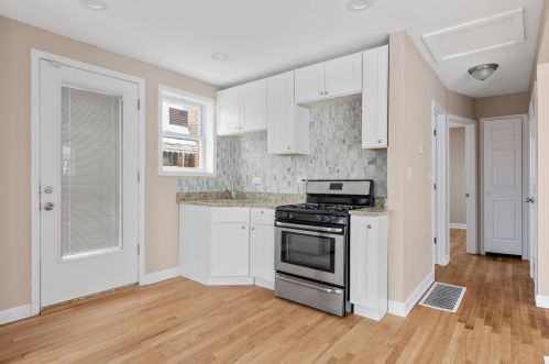 12537 Winchester Ave, Chicago IL 60827-5607 exterior