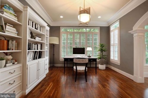 7449 Dulany Dr, Mc Lean VA  22101-2716 exterior