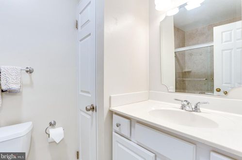 5819 Tudor Ln, Rockville MD 20852-2852 exterior