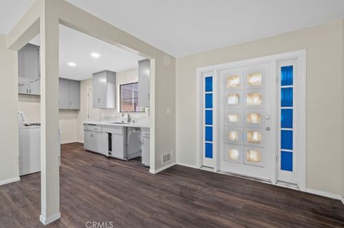 831 Maplewood Ave, Fullerton CA  92832-2625 exterior