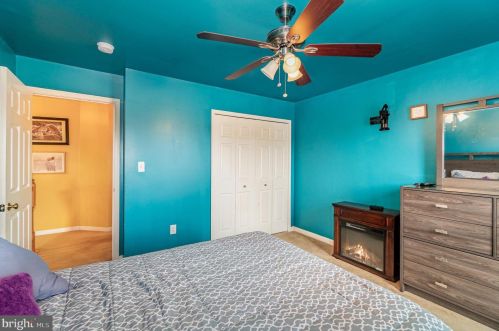 37 Louvain Dr, Hanover PA 17331-8696 exterior