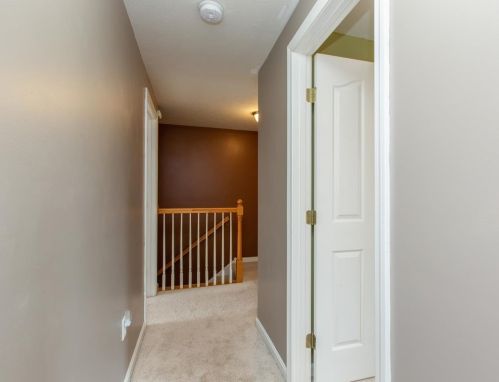 4 Devinne Dr, Concord NH 03301-5900 exterior