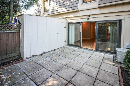 221 Colony Ct, Pittsburgh PA 15237 exterior