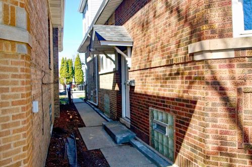 8144 Lafayette Ave, Chicago IL 60628-5536 exterior