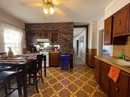 28 Ainsworth St, Springfield MA  01108-2106 exterior