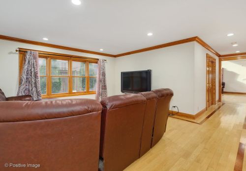 837 Linden Ave, Elmhurst IL 60126-4538 exterior