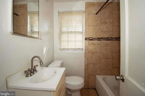 307 Elkinton Ave, Chester PA 19013-5027 exterior