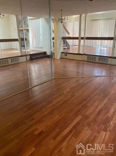 57 Linda Ln, Edison NJ  08820-4502 exterior