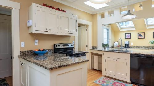 20 Tahanto St, Concord NH 03301-3833 exterior