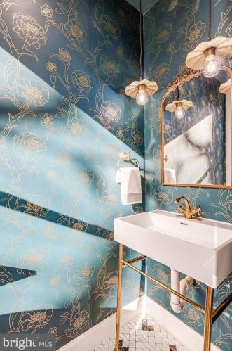 1727 16th St, Washington DC  20020-5661 exterior