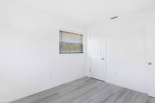 1096 Rordon Ave, Naples FL 34103-4577 exterior