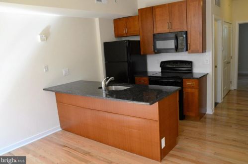 520 4 St, Philadelphia PA 19140-2417 exterior