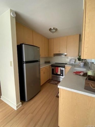 831 Ala Lilikoi St, Honolulu HI 32376-2428 exterior