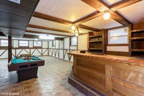 3322 Catalpa Ave, Chicago IL 60625-2275 exterior