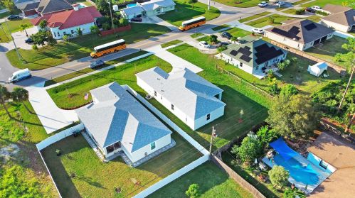 1749 California Blvd, Fort Pierce FL 34953-1159 exterior