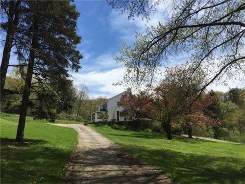 1050 Fox Chapel Rd, Pittsburgh PA  15238-1844 exterior