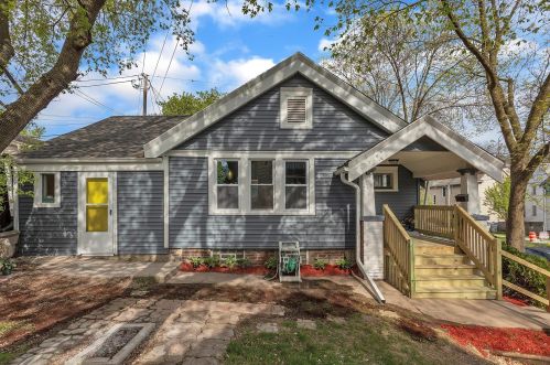 1812 Thomas Ave, Milwaukee WI  53211-4358 exterior