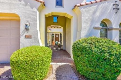 1830 Dusty Wren Dr, Phoenix AZ  85085-8061 exterior