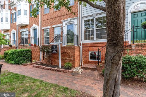 134 Cameron Station Blvd, Alexandria VA  22304-7711 exterior