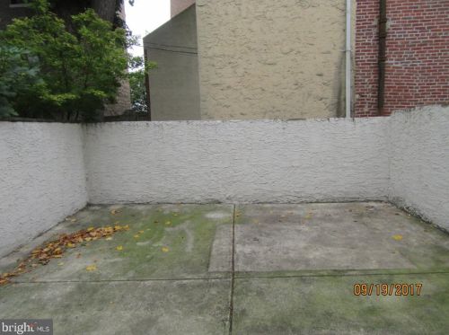 947 2nd St, Philadelphia PA 19122-1946 exterior