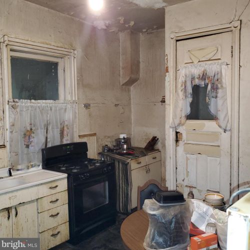 4929 Hazel Ave, Philadelphia PA 19143-2086 exterior