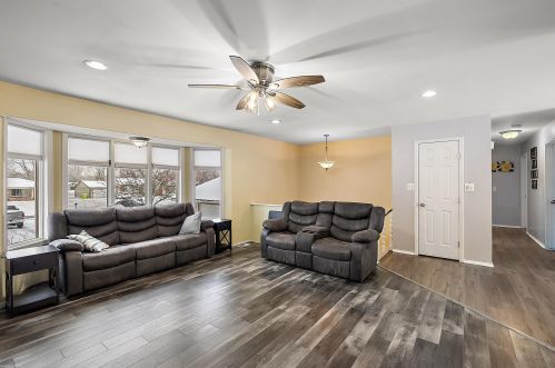 48229 Mallard Dr, New Baltimore MI 48047-2286 exterior