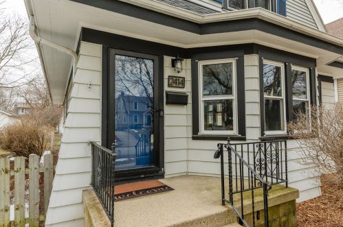2414 65th St, Milwaukee, WI 53219-2020