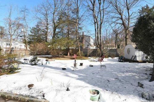 62 22 St, Huntington Station NY 11746-2230 exterior