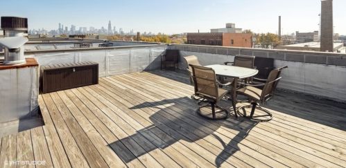 2712 Chicago Ave, Chicago IL  60622-8353 exterior