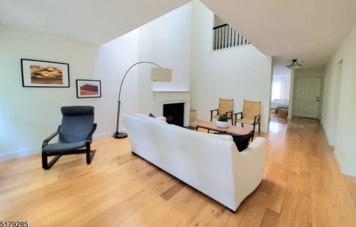 48 Bond St, Bridgewater NJ  08807-2454 exterior