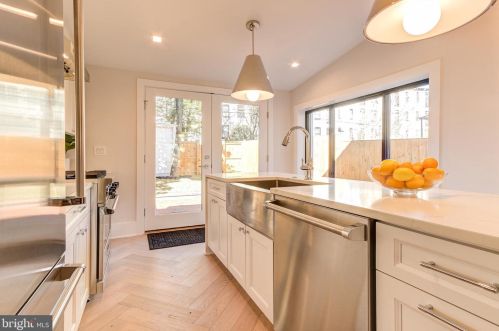 3025 Dent Pl, Washington DC 20007-2916 exterior