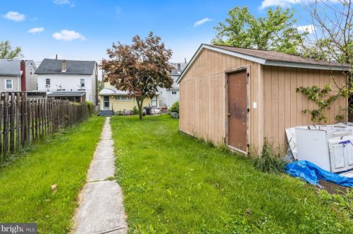 195 Main St, Trenton NJ  08620-2311 exterior