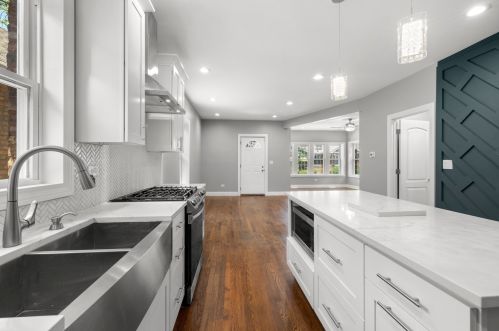 8009 Bishop St, Chicago IL 60620-3852 exterior