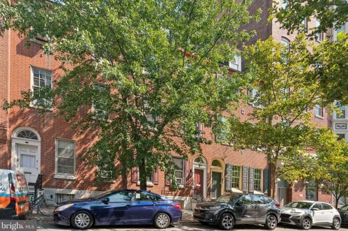 265 9th St, Philadelphia PA 19107-1832 exterior