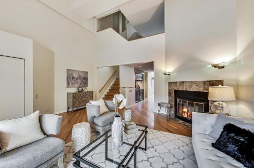 2246 Lakewood Ave, Chicago IL 60614-3629 exterior