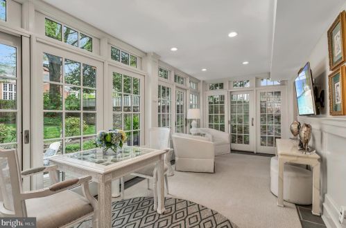 5103 Duvall Dr, Bethesda MD 20816-1871 exterior